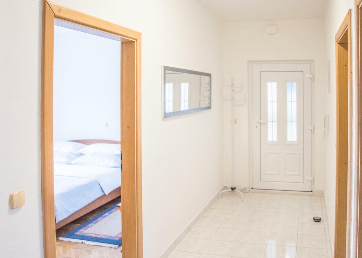 Relax Inn Подстрана Екстер'єр фото