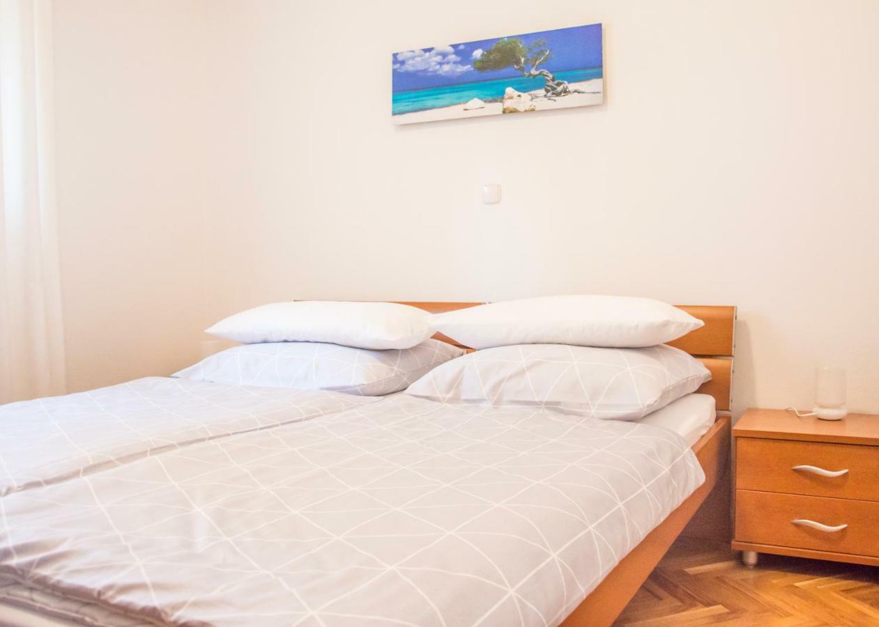 Relax Inn Подстрана Екстер'єр фото